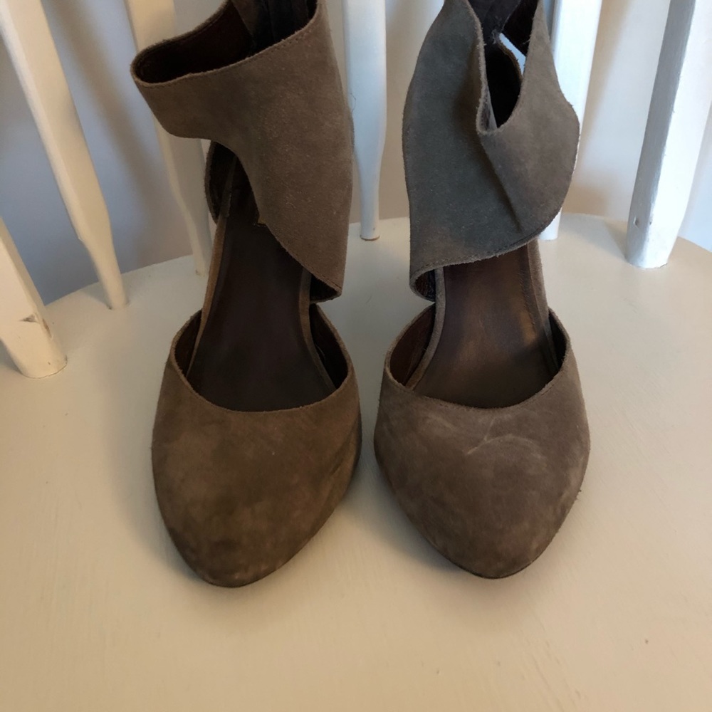 Amazing heels!